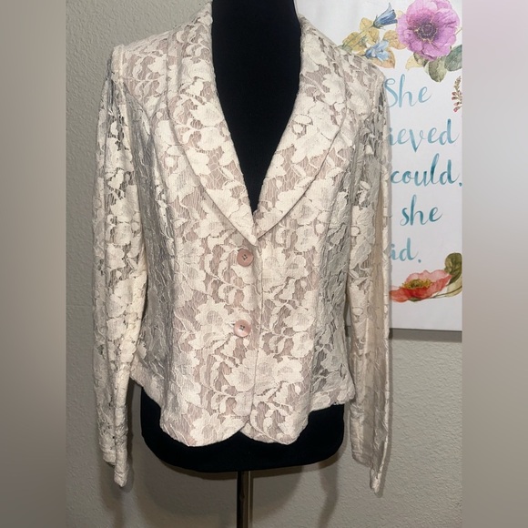 CAbi Jackets & Blazers - CAbi cream lace blazer jacket size 6